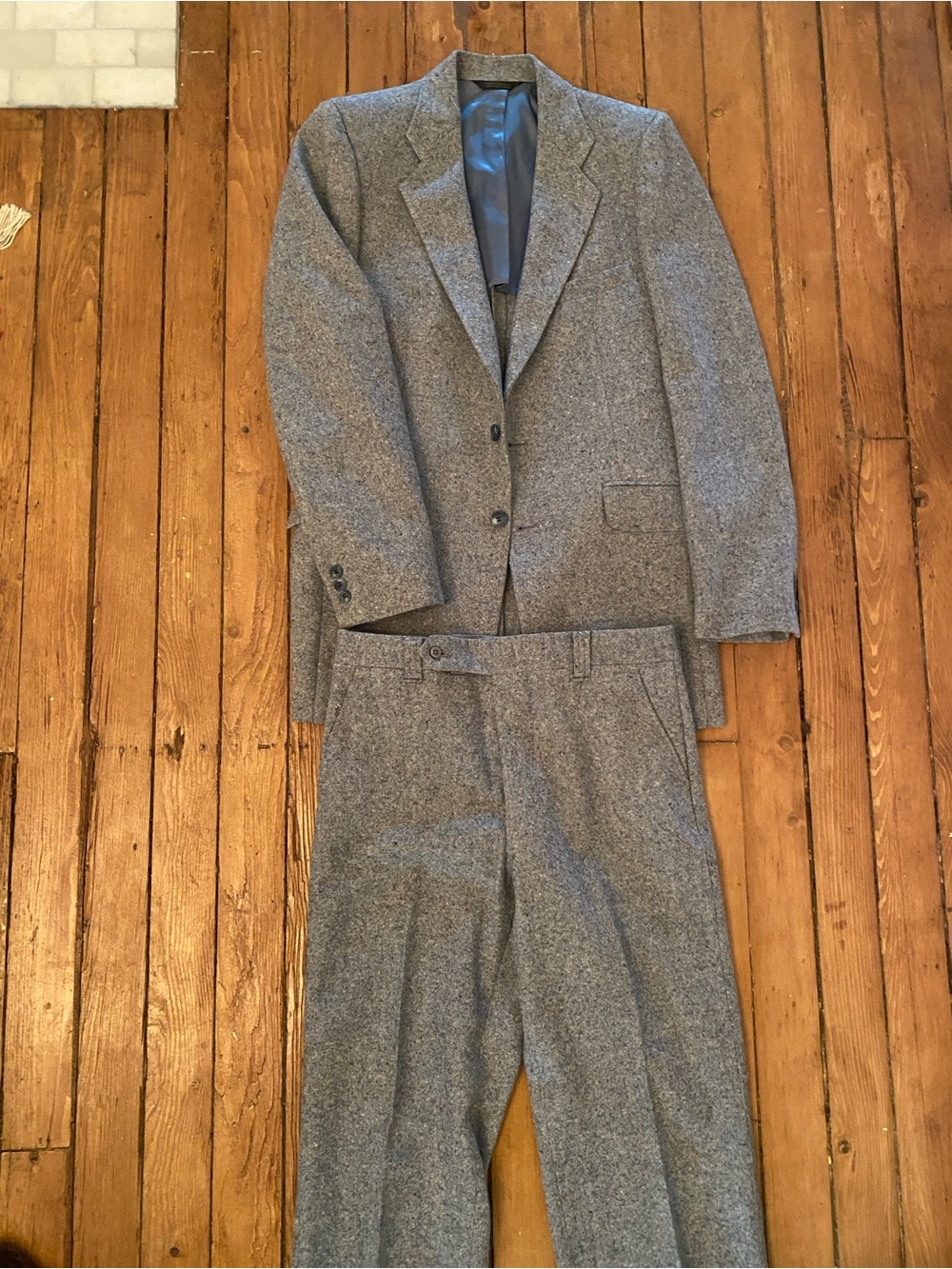 Vintage 80s Men's Gray Two-Piece speckled Wool Suit - 36L